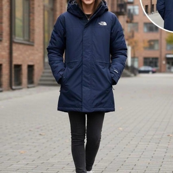 The North Face Women's Dark Blue Hooded Ski Jacket - Picture 2 of 11